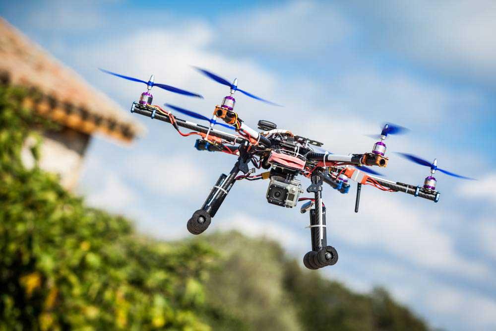 Les informations à connaître pour faire voler un drone chez moi - Drone