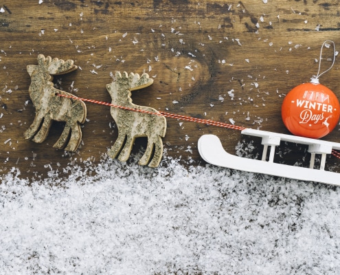 décoration de noel avec traineau et neige