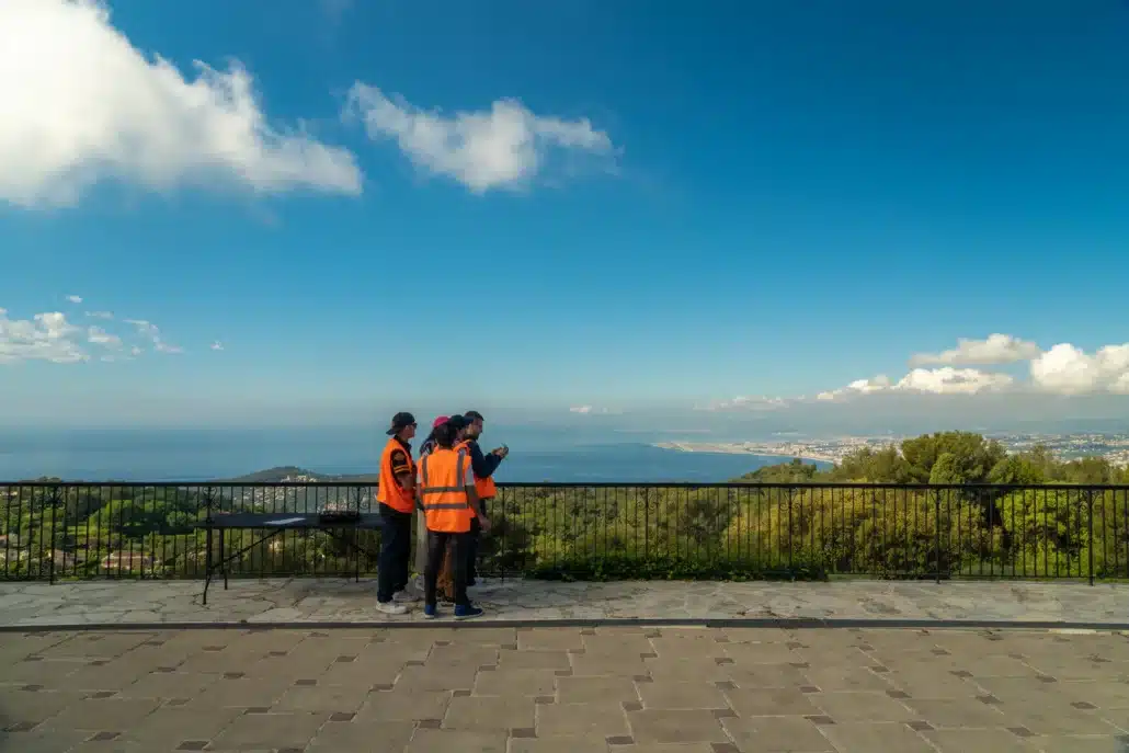 Session de formation pratique au pilotage de drone